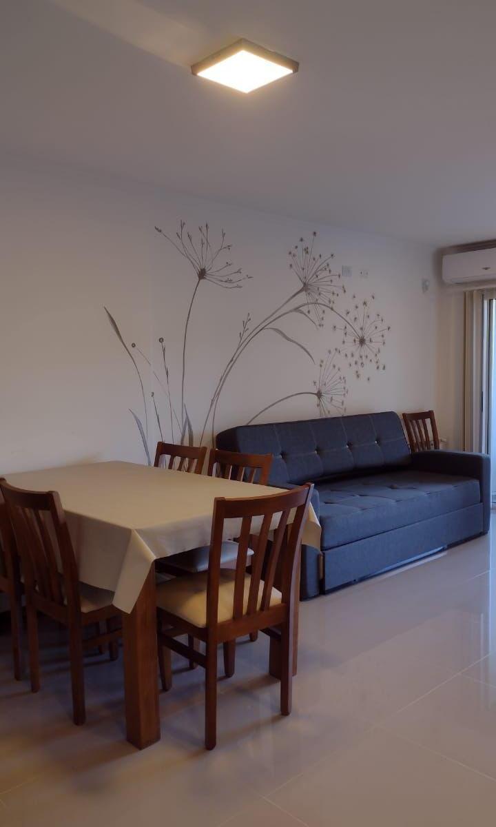 Venta Departamento un Dormitorio Amoblado con Cochera en Villa Parque Siquiman 1