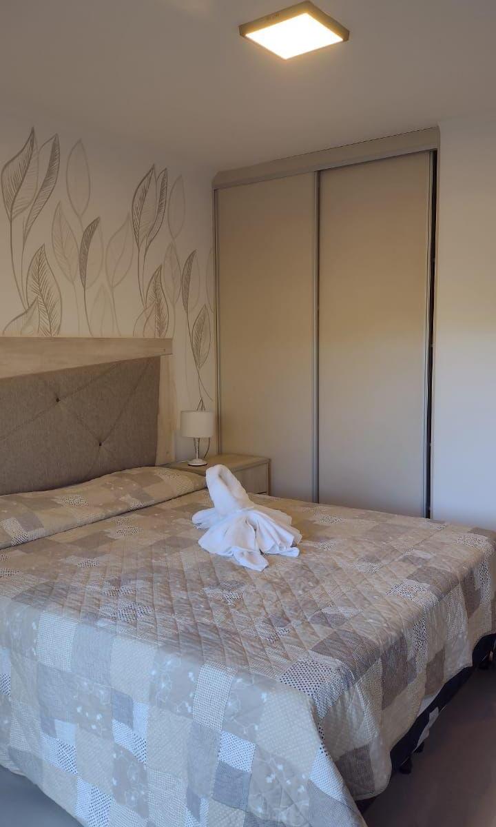 Venta Departamento un Dormitorio Amoblado con Cochera en Villa Parque Siquiman 2