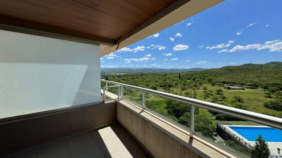 Venta departamento dos dormitorios con cochera en complejo Milenica IV autopista Córdoba Carlos Paz 3