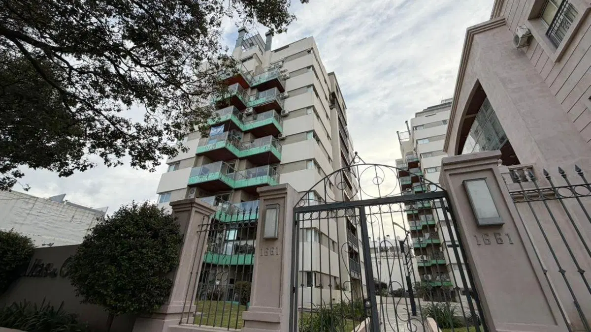 Venta departamento un dormitorio con balcón en complejo cerrado Alta Cordoba 3