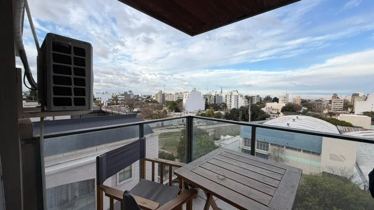 Venta departamento un dormitorio con balcón en complejo cerrado Alta Cordoba 5