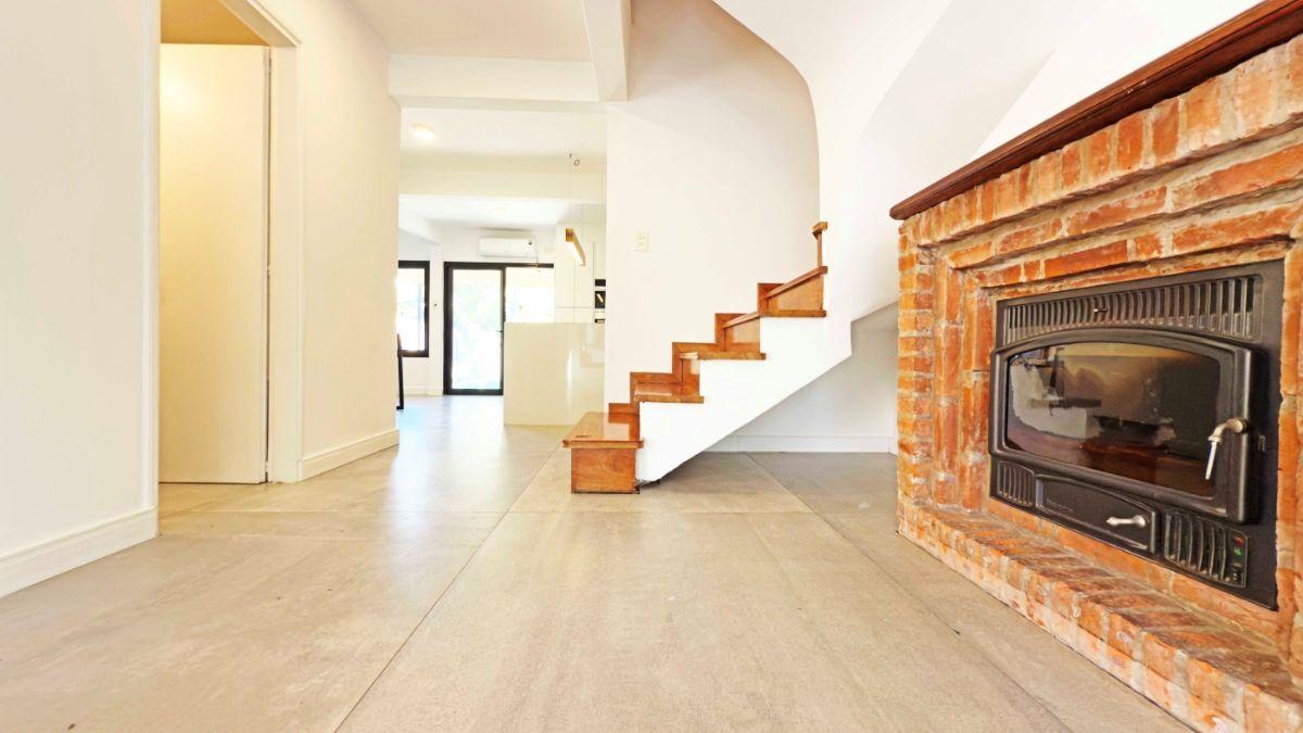 Foto de Excelente Casa en el Bajo de Acassuso, actualizada en 2022 con jardín, imagen 3