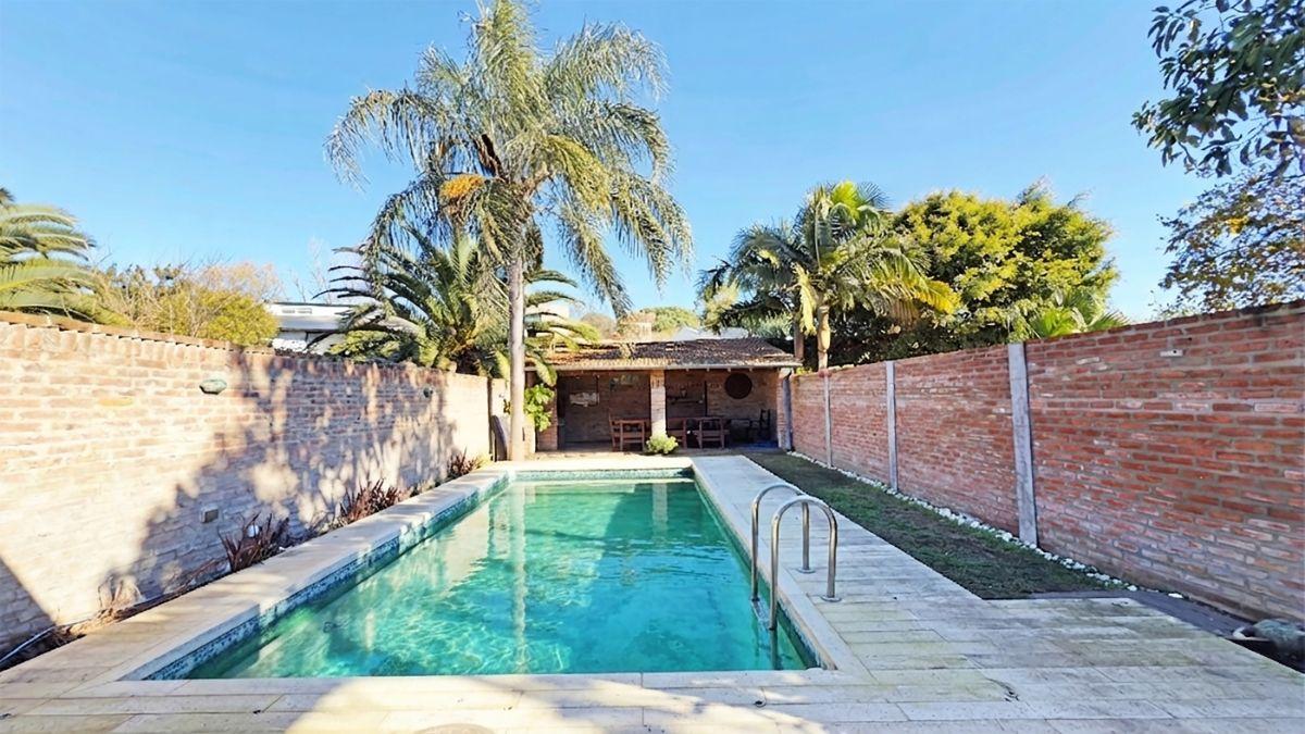 Foto de Excelente Casa en el Bajo de Acassuso, actualizada en 2022 con jardín, imagen 5