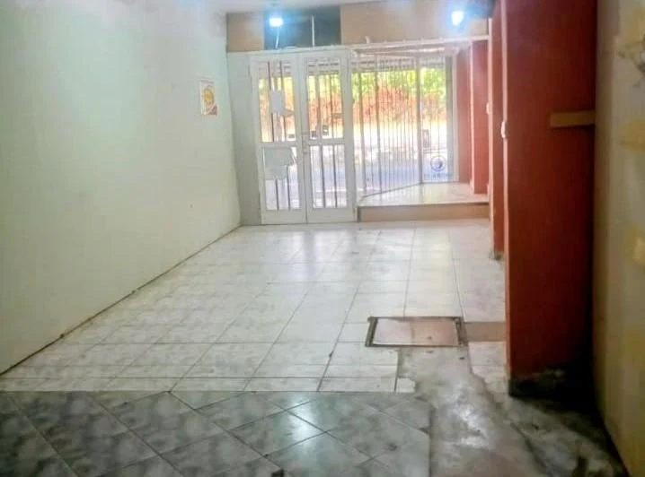 Alquilo Salón comercial 2