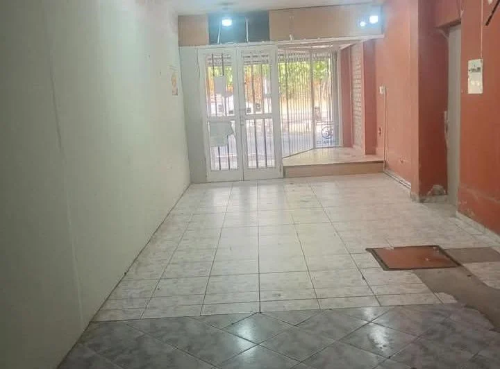 Alquilo Salón comercial 3