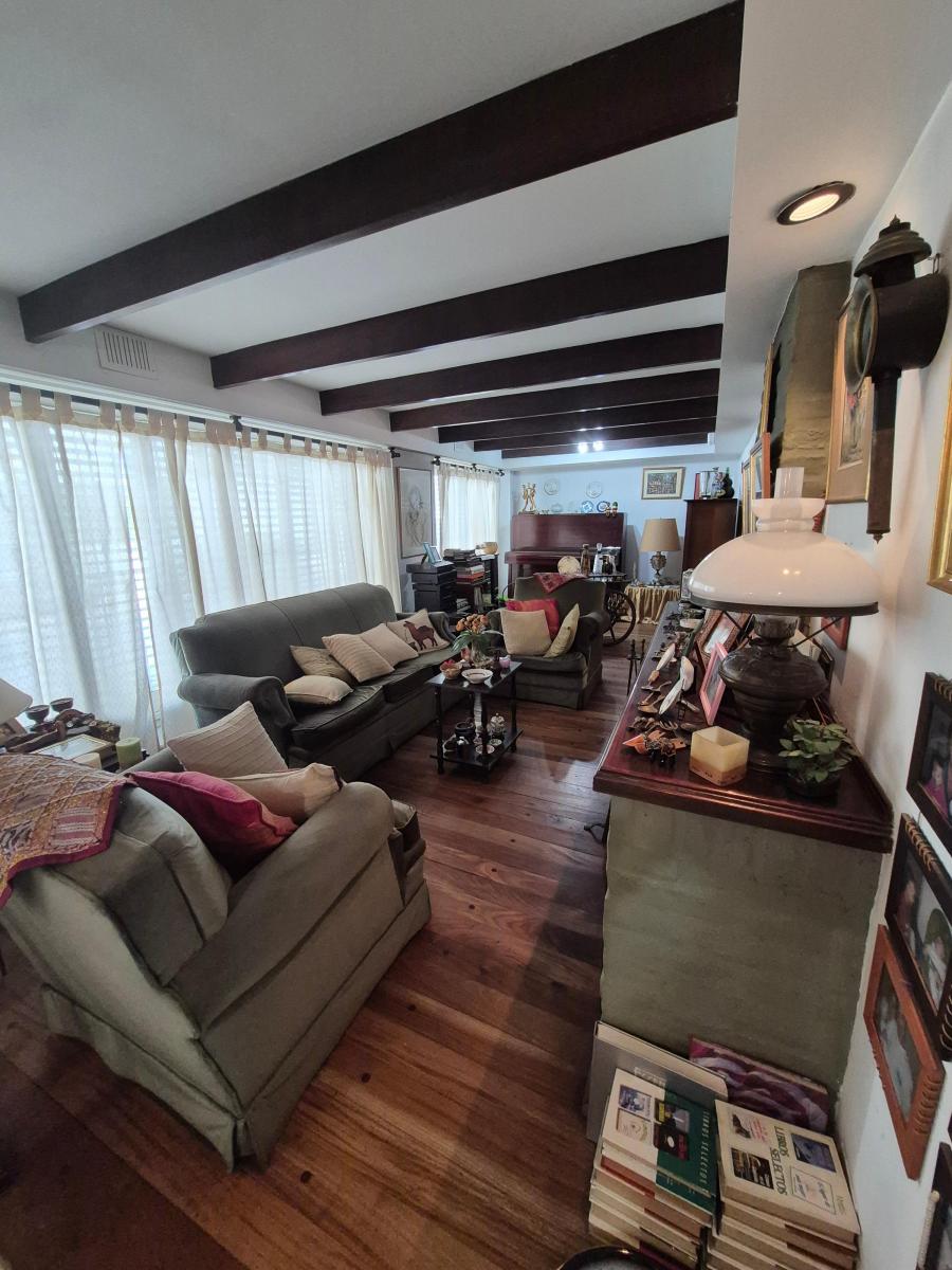 Casa de 6 Ambientes con Quincho y Piscina en Venta en Lanús Este 5