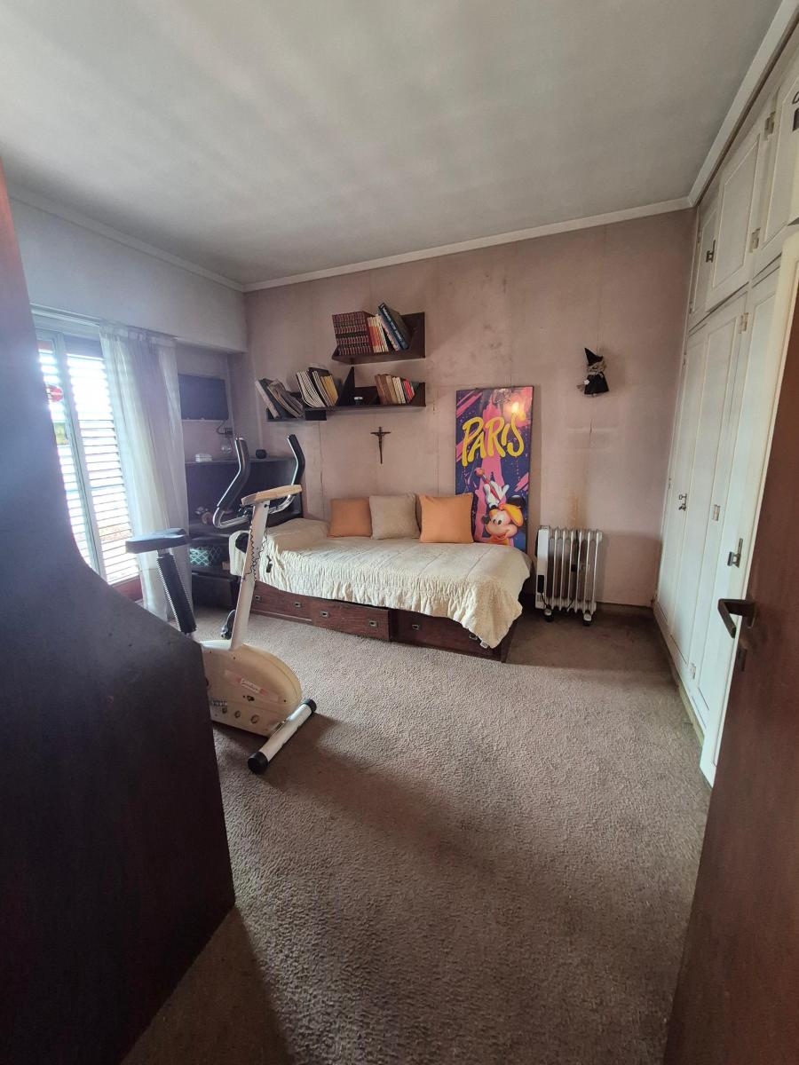 Casa de 6 Ambientes con Quincho y Piscina en Venta en Lanús Este 5