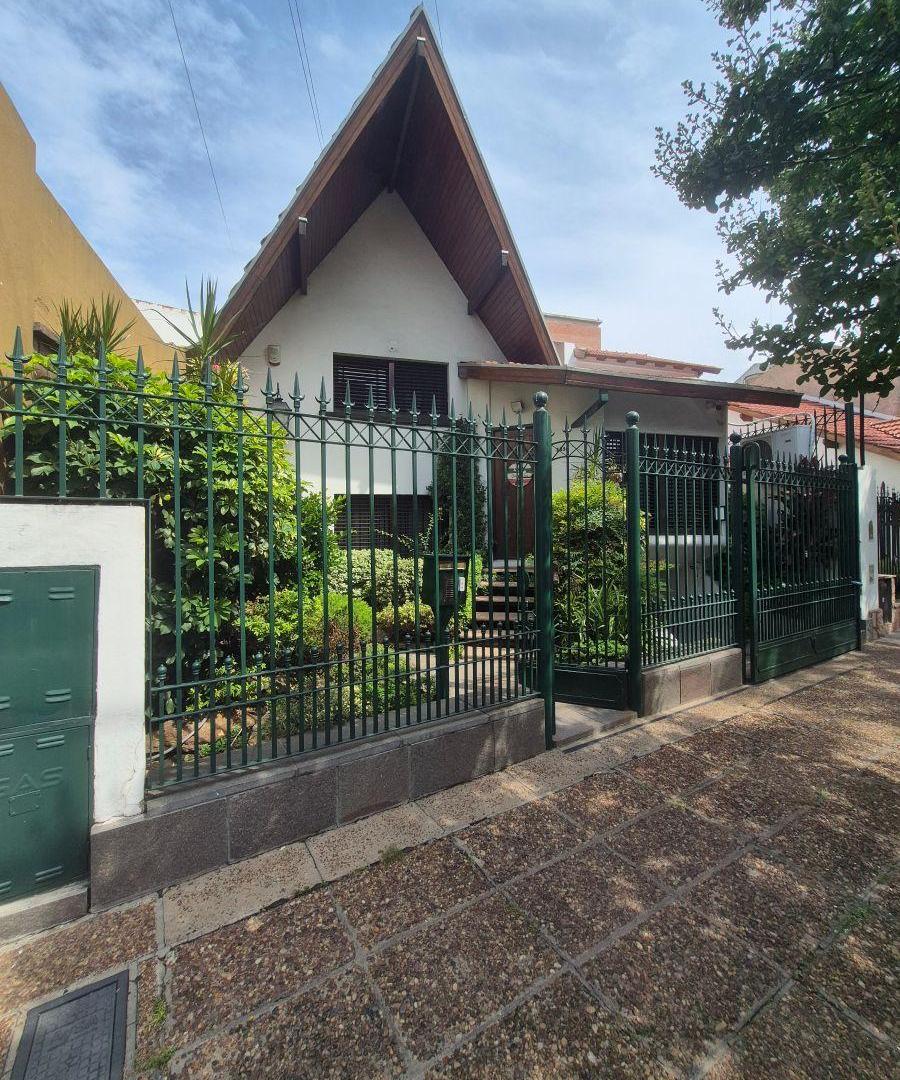 Casa de 6 ambientes en venta en Lanús Este