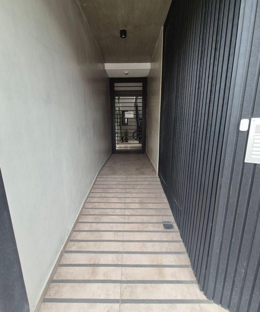 Foto de Departamento / semipiso de 2 ambientes en venta - Avellaneda, imagen 2