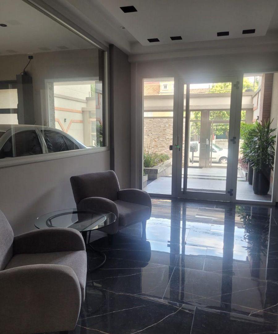 Foto de Departamento de categoría de 4 ambientes con cochera en venta en Lanús, imagen 3