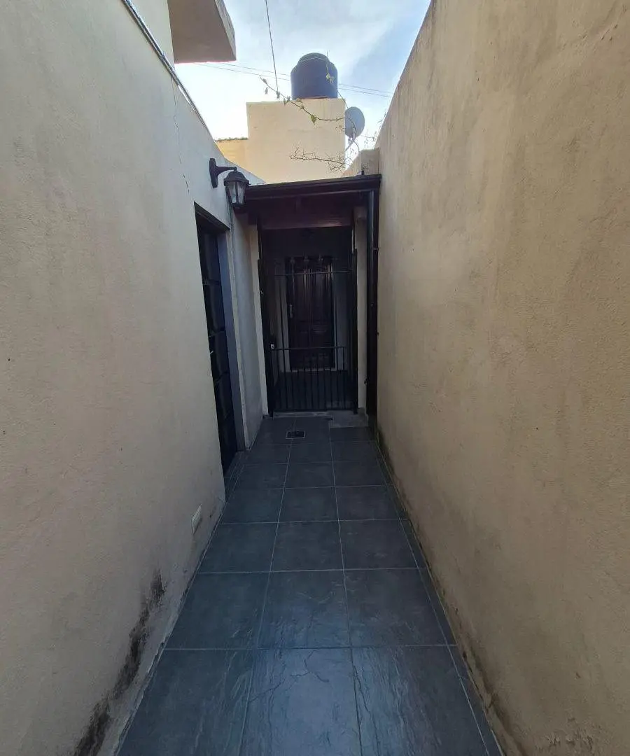 PH de 2 ambientes con patio en venta en Lanús Este 5