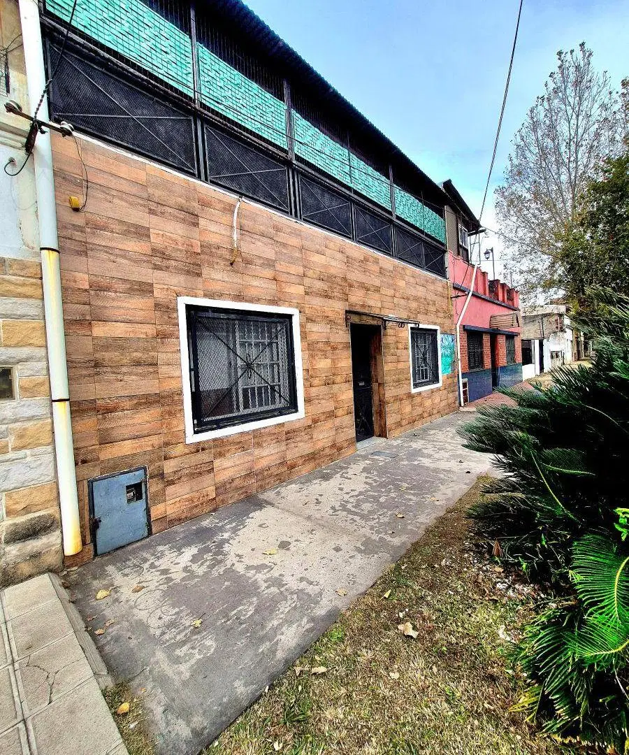 Casa de 4 ambientes en venta en Lanús Este 5