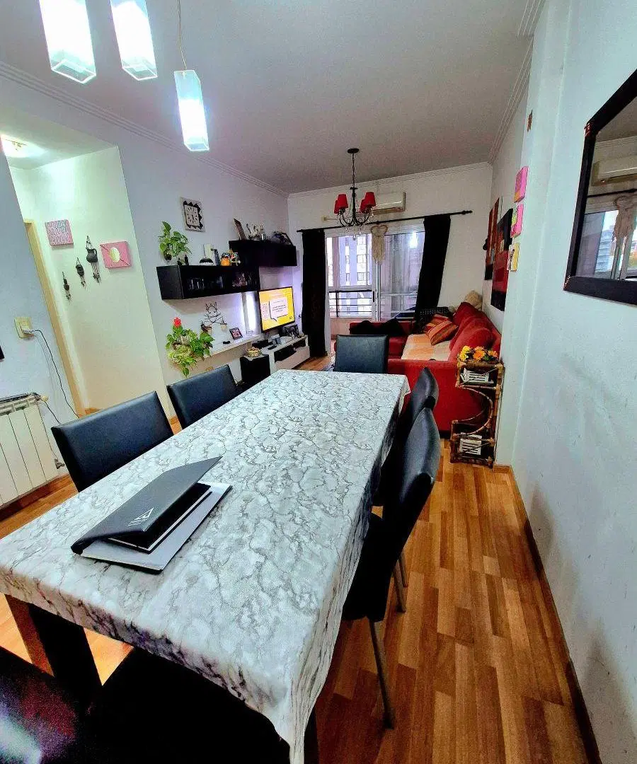 Departamento de 3 ambientes con cochera en venta en Lanús Este 4