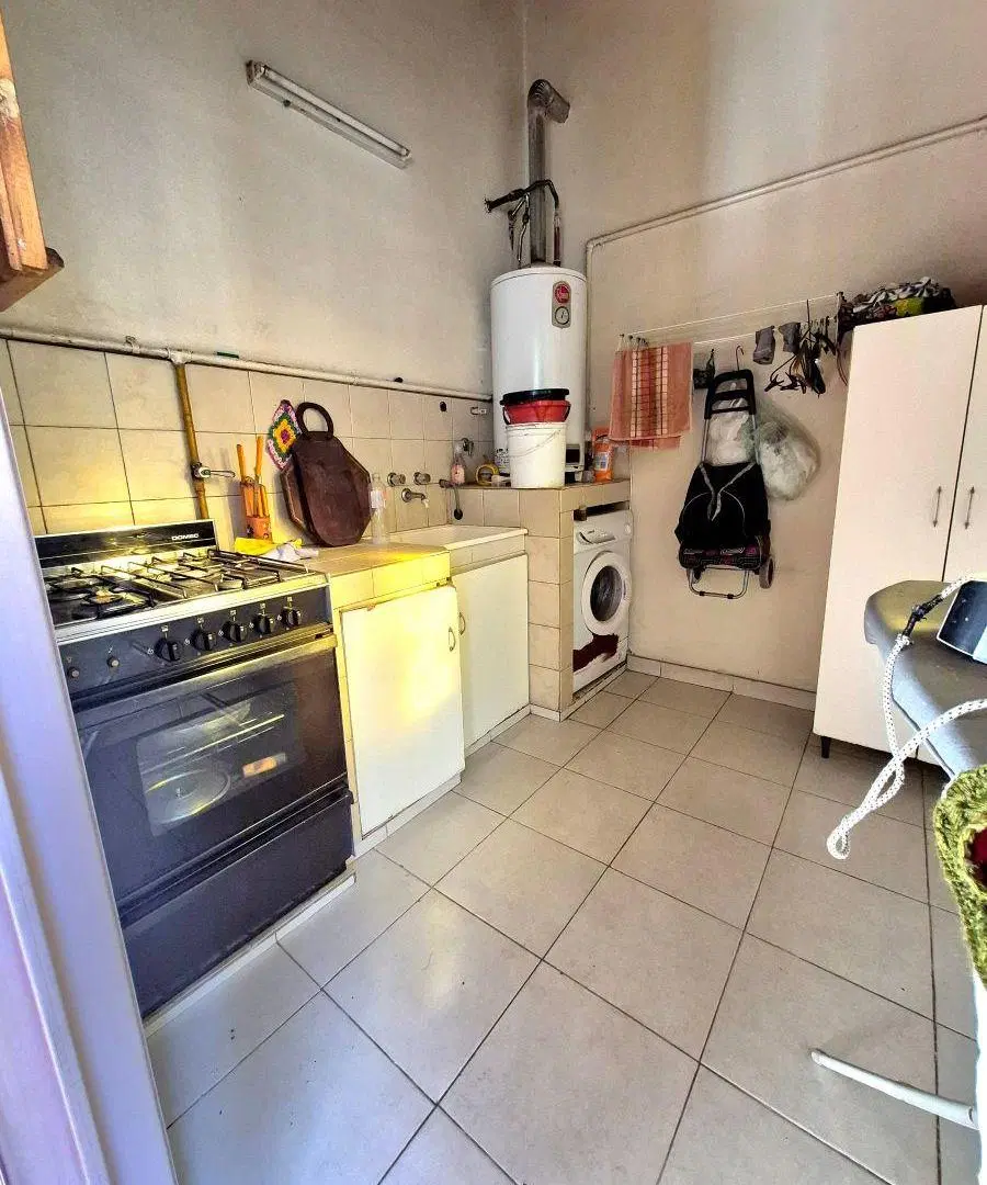 Casa de 3 ambientes con parque en venta en Lanús Este 4