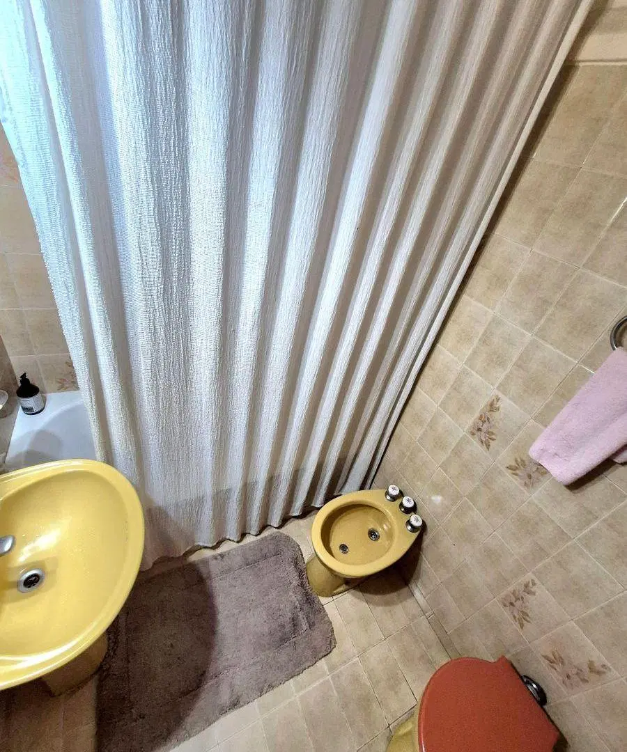 Casa de 3 ambientes con parque en venta en Lanús Este 3