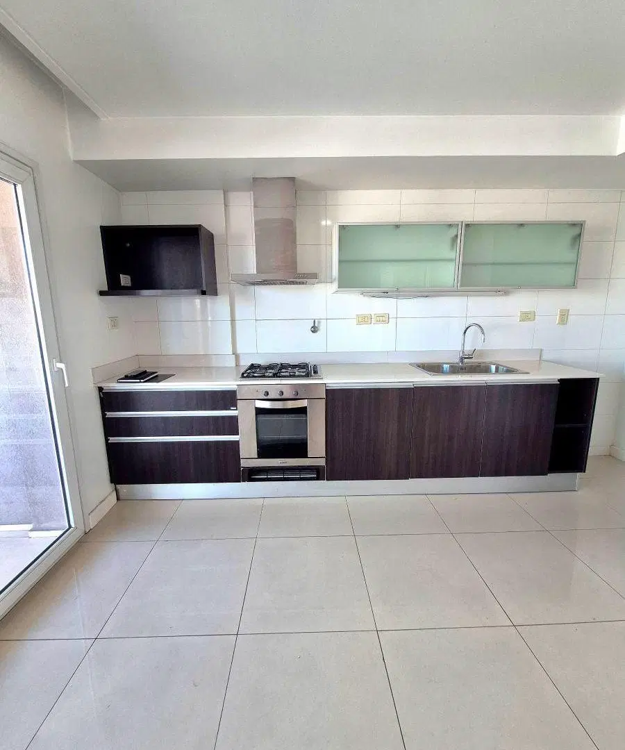 Exclusivo piso de 4 ambientes en venta en Lomas de Zamora 5