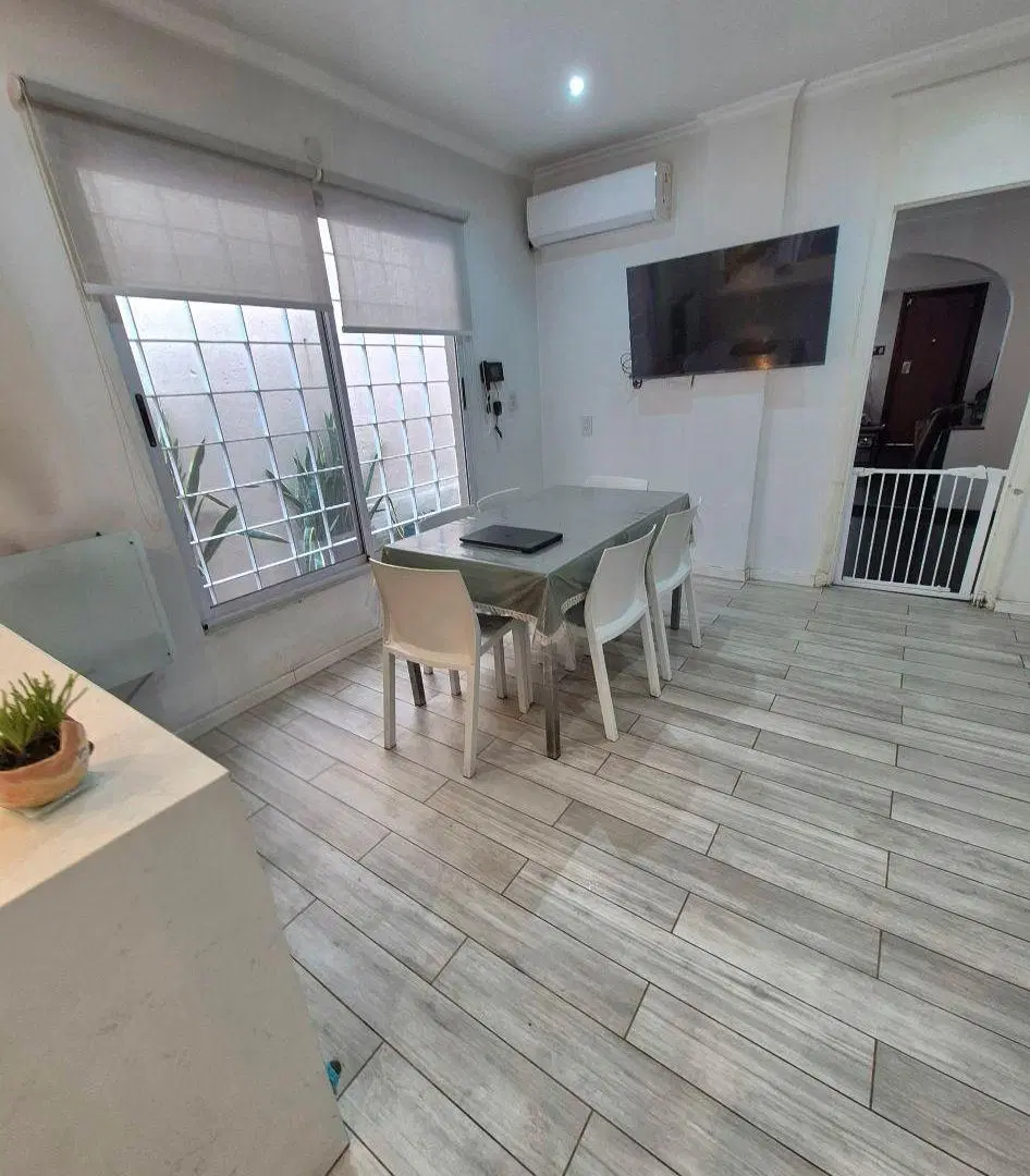 Casa de 4 ambientes con piscina y quincho en venta en Remedios de Escalada 5