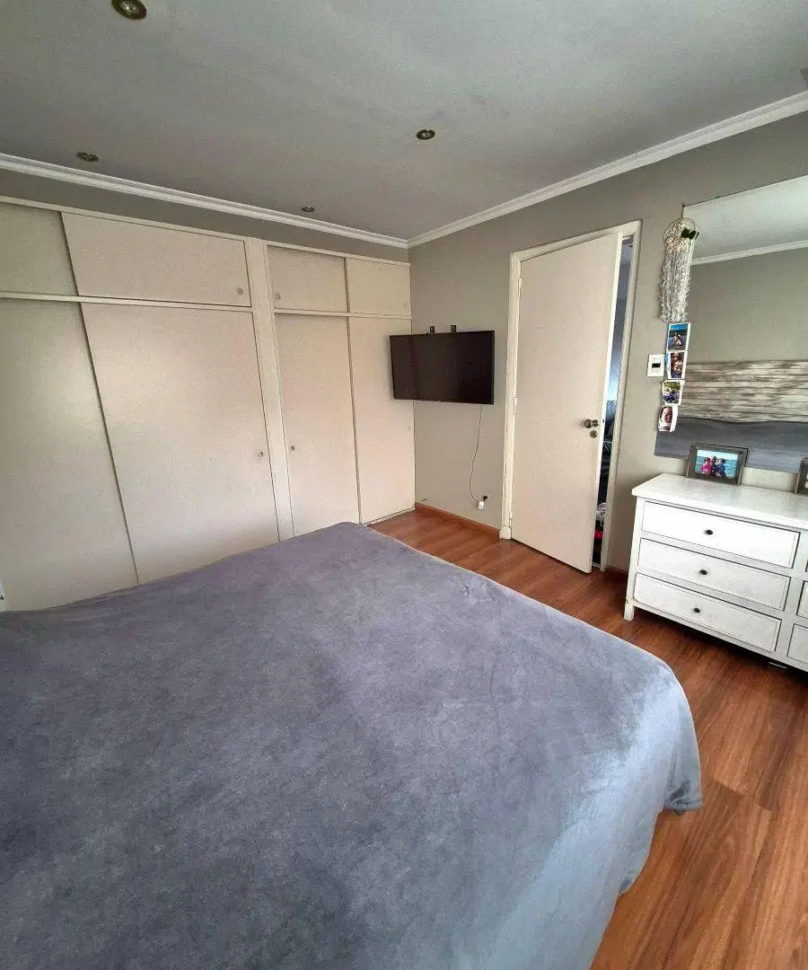Casa de 4 ambientes con piscina y quincho en venta en Remedios de Escalada 2