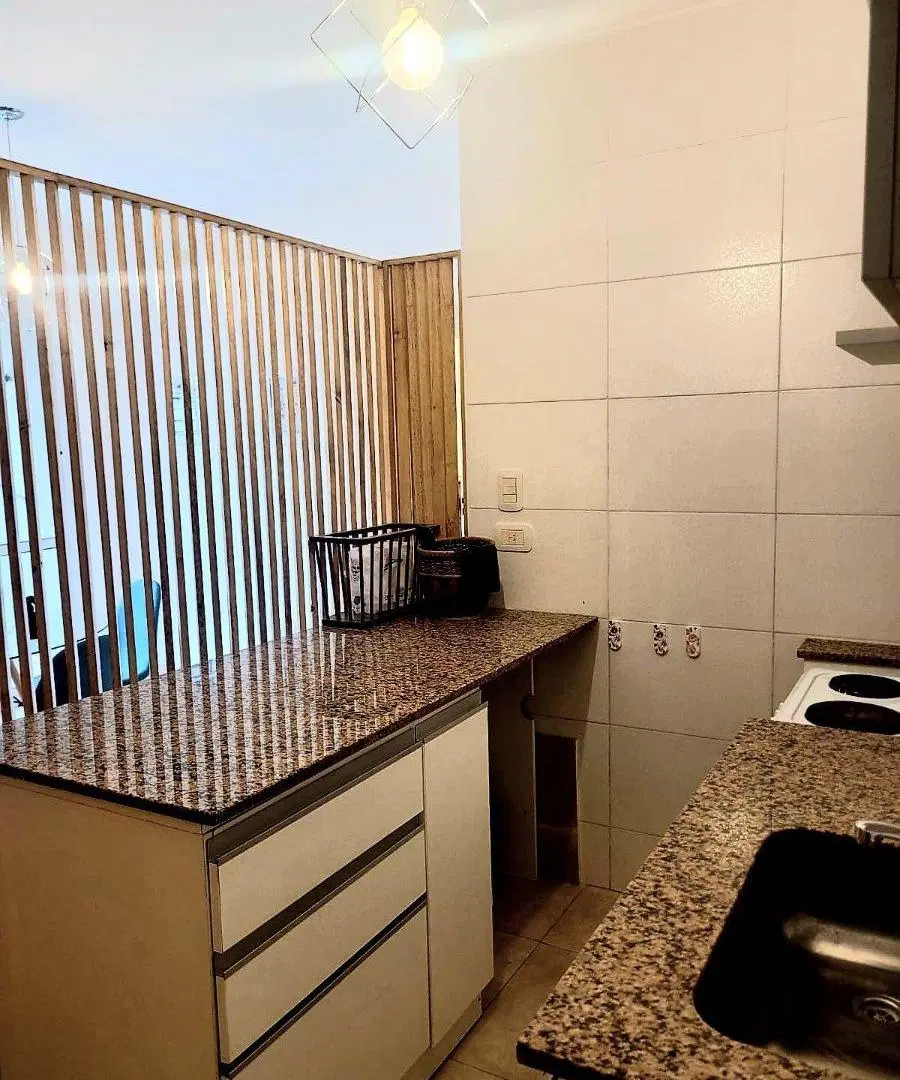 Departamento de 2 ambientes con 5 cocheras en venta en Lanús Este 1