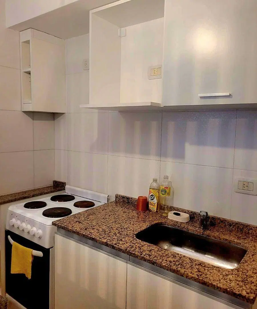 Departamento de 2 ambientes con 5 cocheras en venta en Lanús Este 5