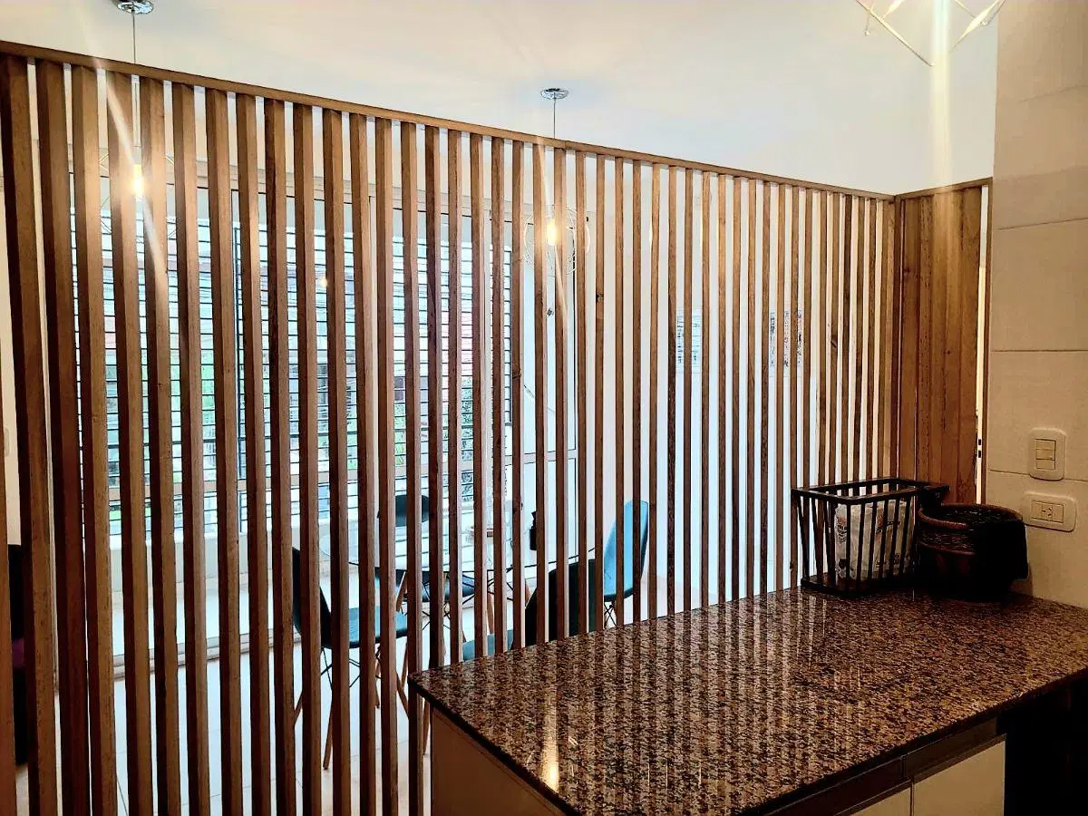 Departamento de 2 ambientes con 5 cocheras en venta en Lanús Este 2