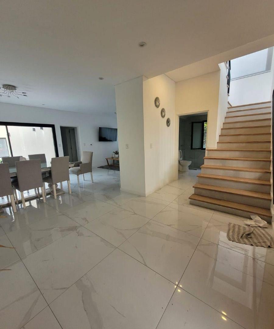 Foto de Casa de 5 ambientes en LA RESERVA DE HUDSON - VENTA / ALQUILER, imagen 2