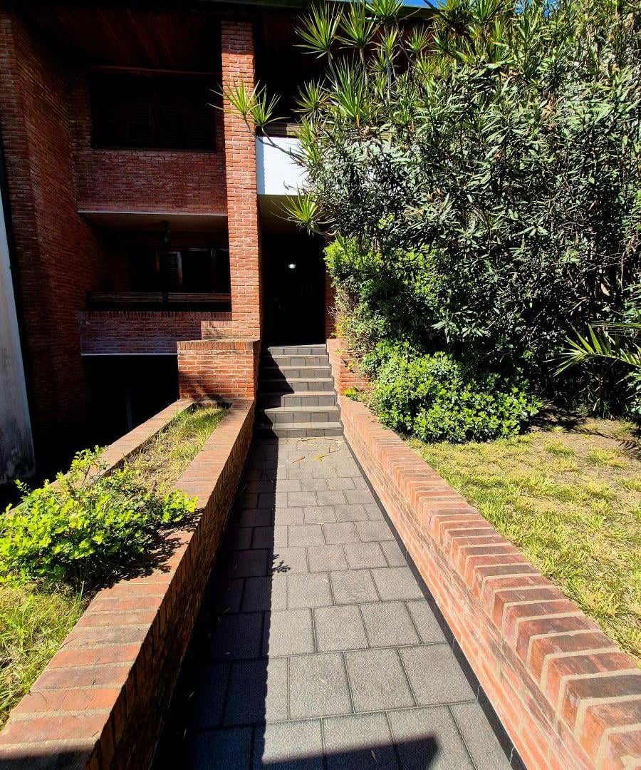 Foto de Importante Casa de 7 ambientes en venta en una de las zonas más lindas, imagen 3
