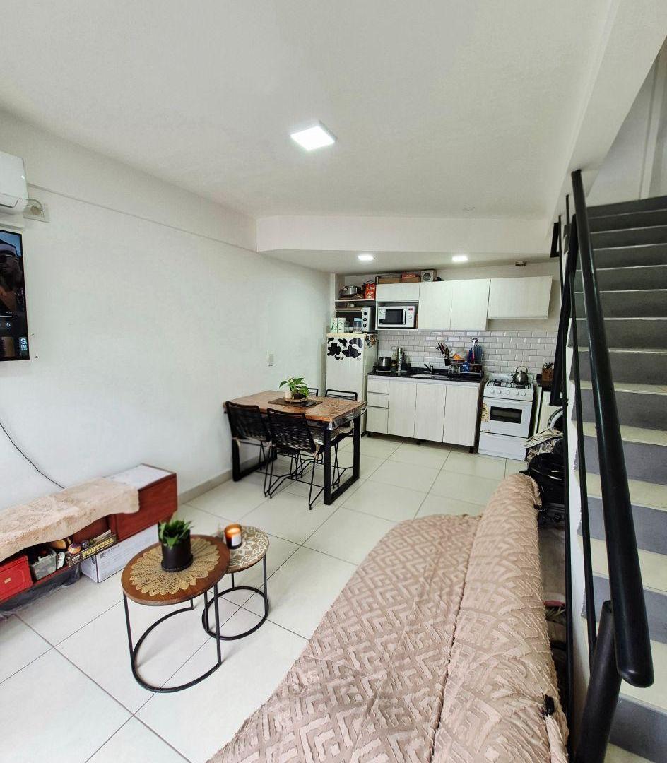 Foto de Departamento de 2 ambientes en duplex en venta en Lanús Este, imagen 4