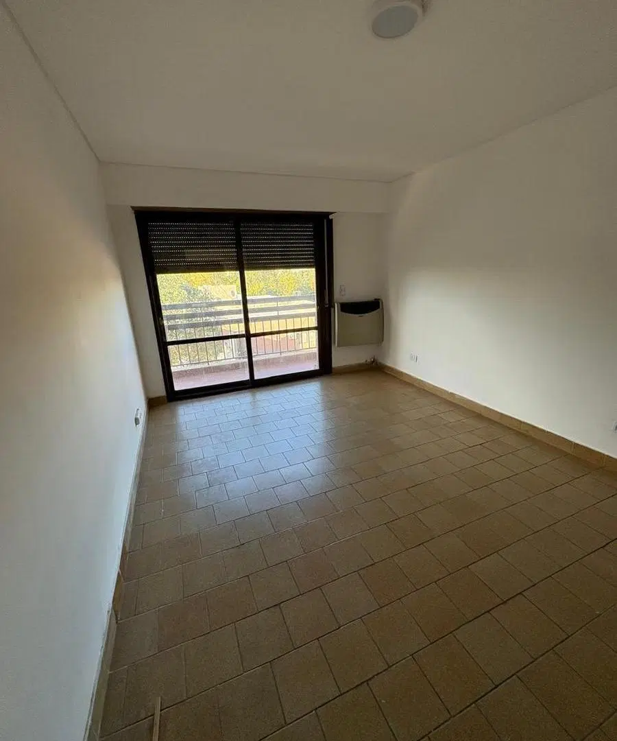 ALQUILER departamento PLENO CENTRO Hipólito Yrigoyen 55 4