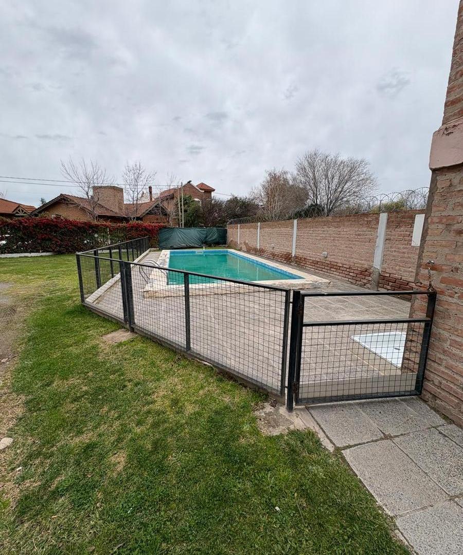 Foto de ALQUILER Departamento 1 dormitorio Zona Rio Neuquén C/PILETA, imagen 2