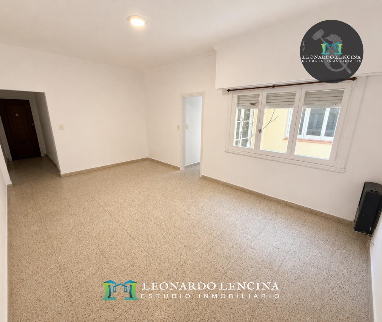Foto de CASA PH AL FONDO EN ALQUILER 3 AMB. + DEPENDENCIA Y 2 PATIOS, imagen 1