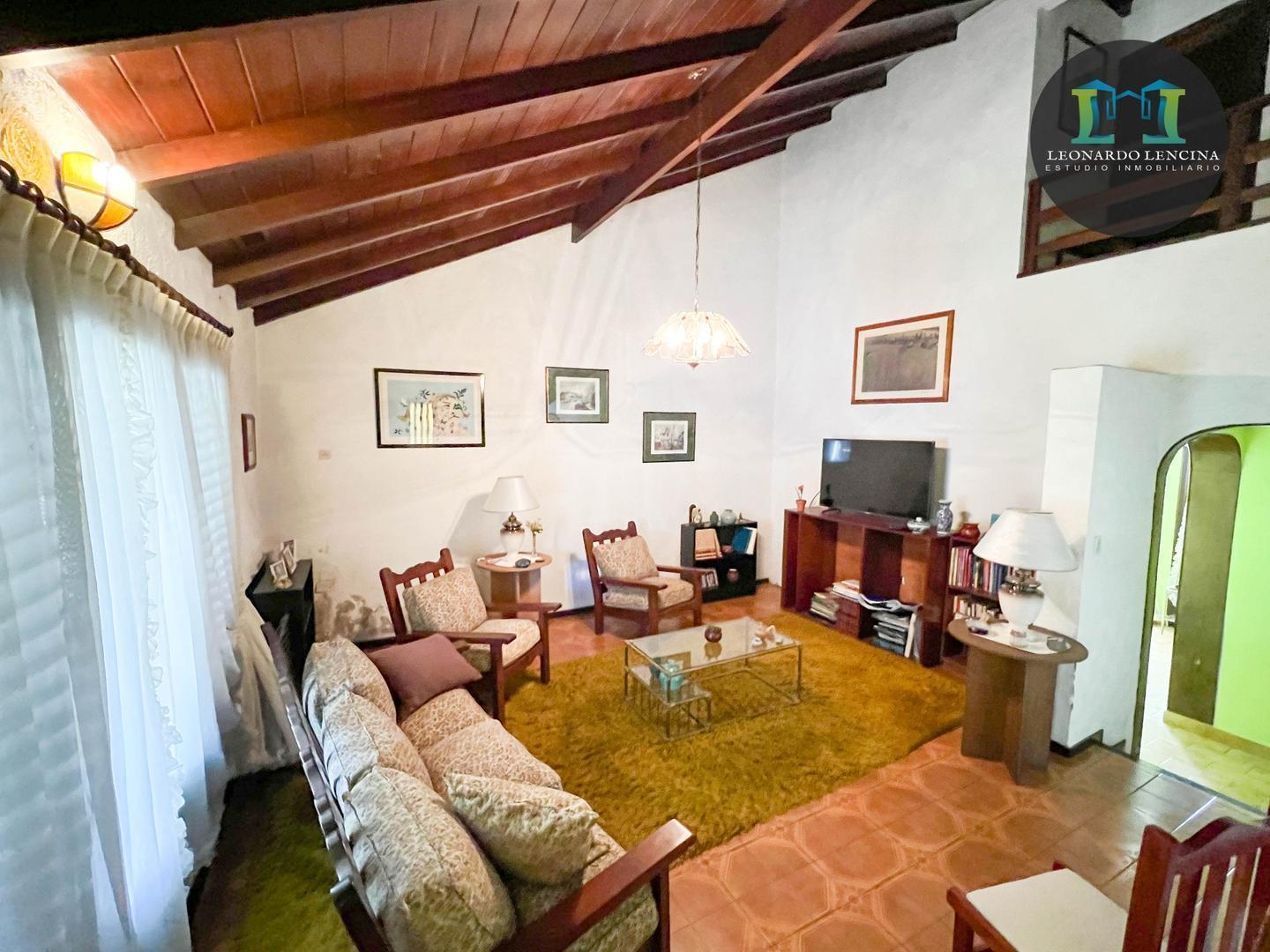 Foto de VENTA -CASA 5 AMB, imagen 4