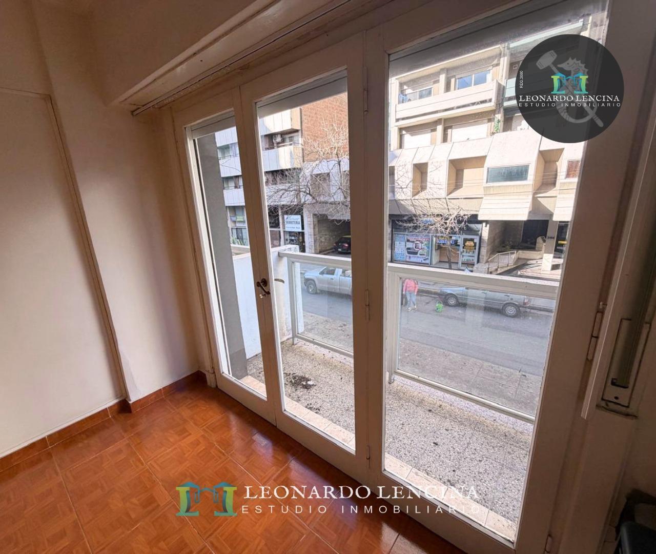 Foto de DPTO DE 2 AMBIENTES CON DEPENDENCIA Y BALCÓN A LA CALLE, imagen 5