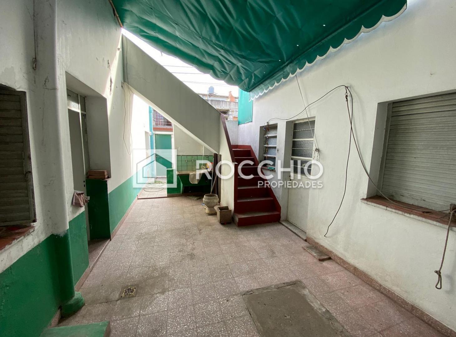 Casa en venta 6 ambientes J.L Suarez