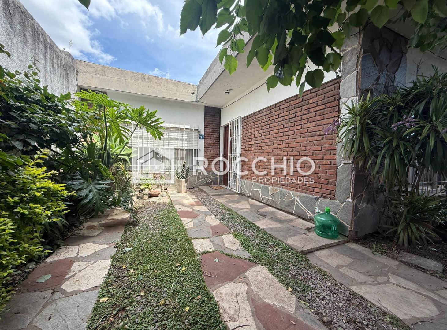 Casa en venta 4 ambientes J.L Suarez