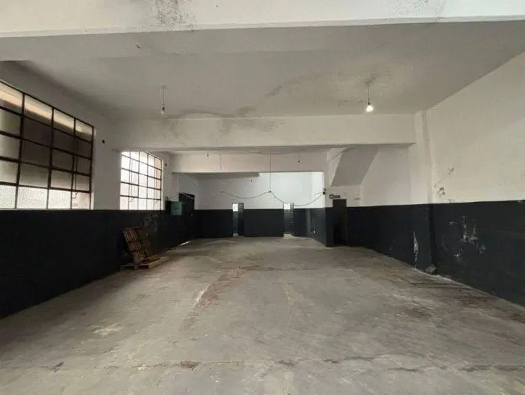 GALPÓN EN ALQUILER 130m2 EN VILLA LYNCH 4