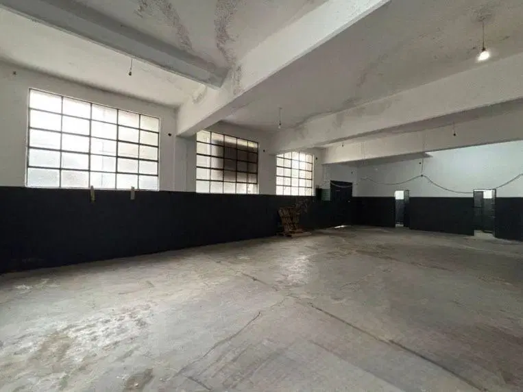GALPÓN EN ALQUILER 130m2 EN VILLA LYNCH 3