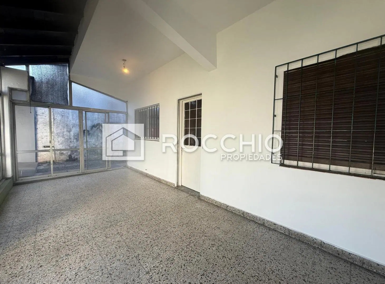 Casa en alquiler 3 ambientes J.L. Suárez 5