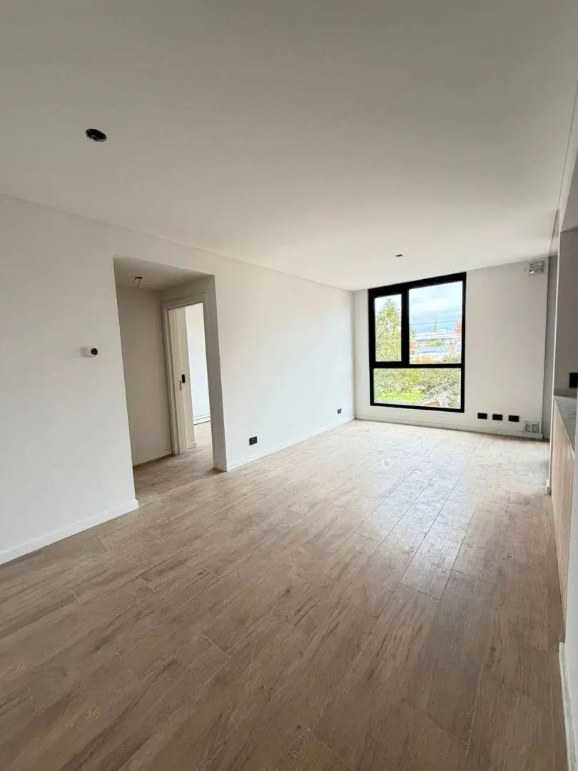 Departamento 2 ambientes. | av san juan al 1000 3