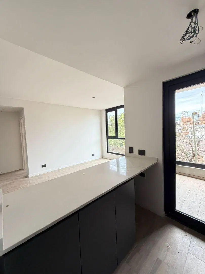 Departamento 2 ambientes. | av san juan al 1000 4