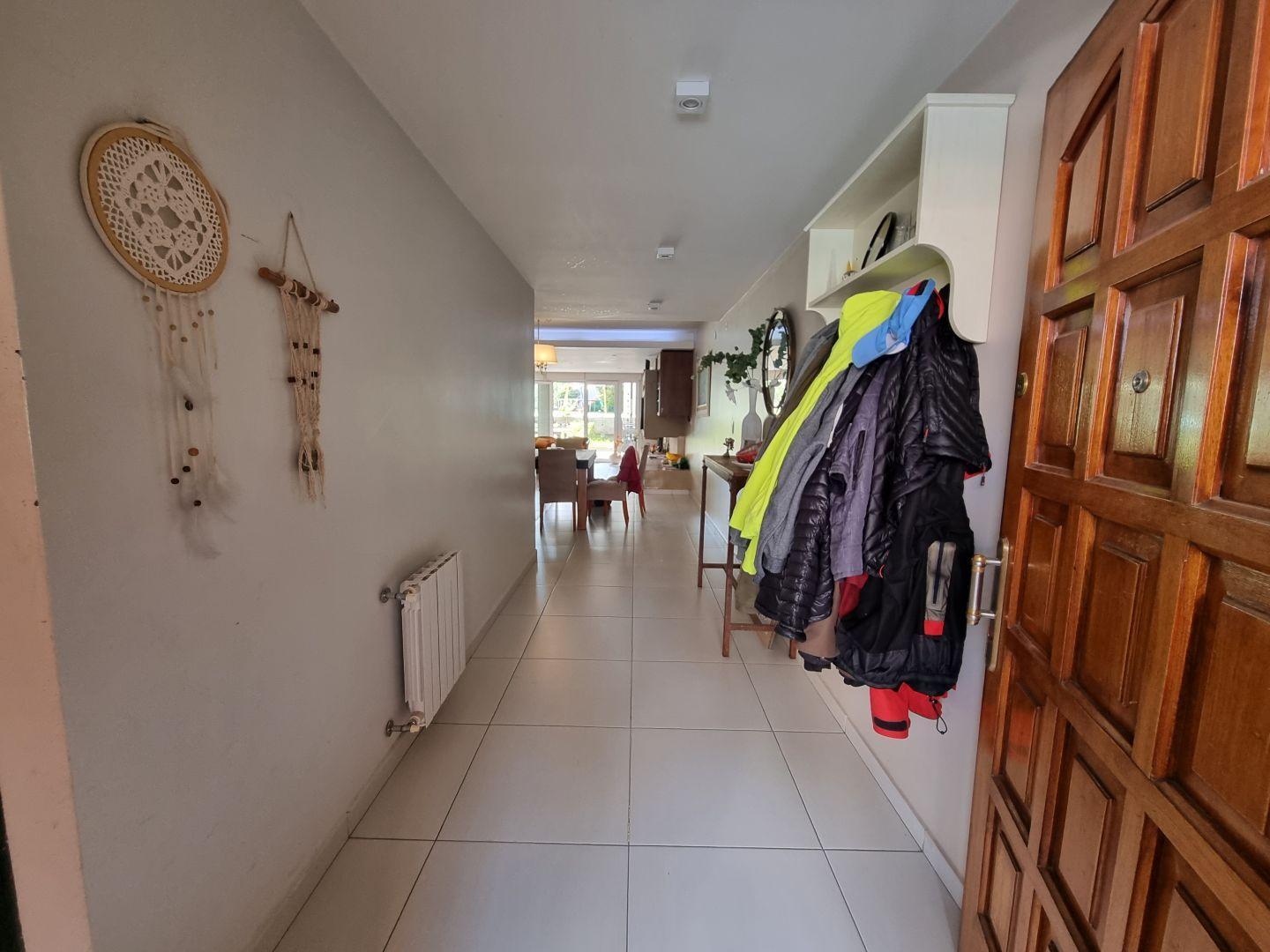 Foto de PROPIEDAD RESERVADA Casa 6 ambientes 4 dormitorios. | sargento cabral, imagen 4