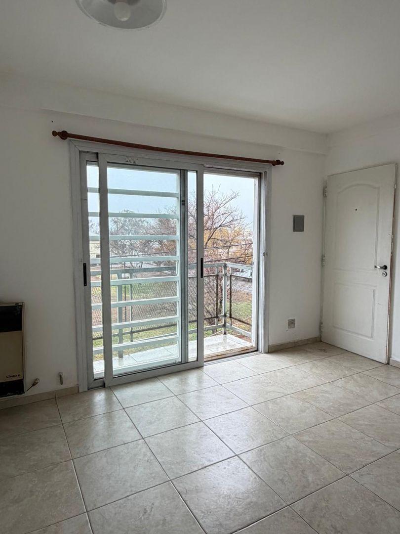 Foto de Departamento 2 ambientes. | pasaje pena al 200, imagen 2
