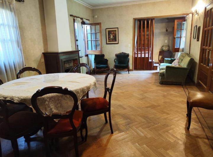 Casona BARRIO INGLÉS 6 amb. muy buena construcción 5