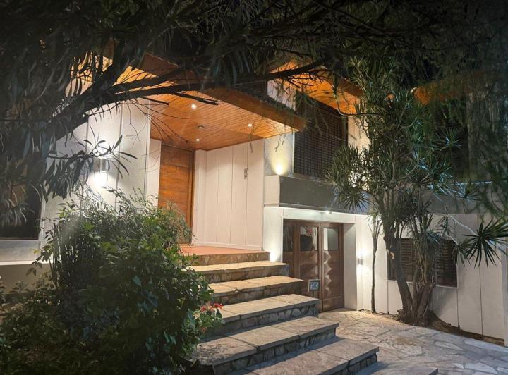 CHALET/ BARRIO INGLES EXCLUSIVO  6 AMBIENTES 1
