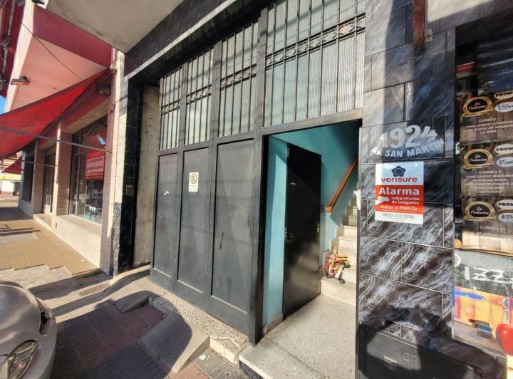 CHALET CON FABRICA, LOCAL, DEP 2 AMB Y QUINCHO 3