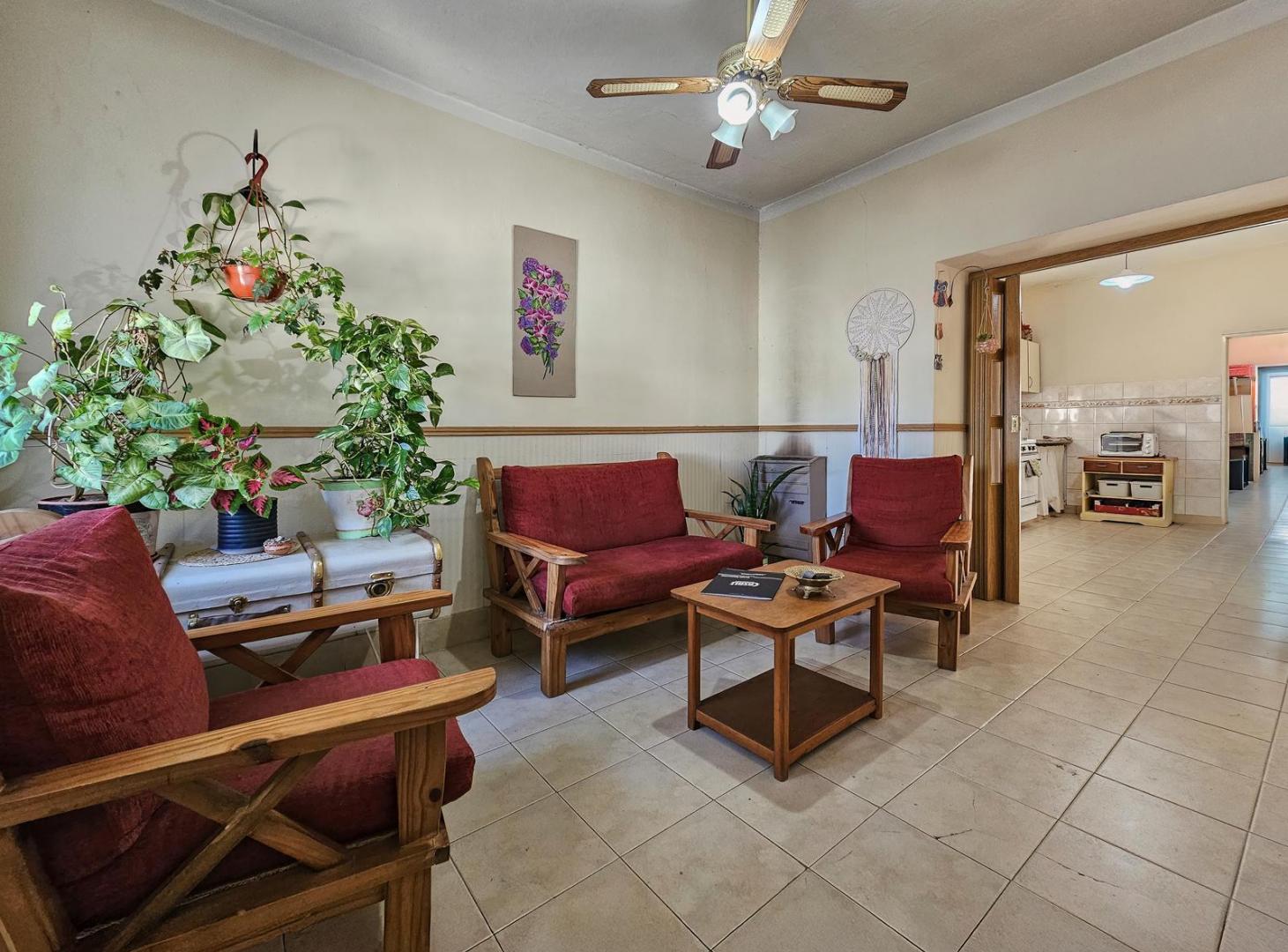 Amplia casa con Excelente Distribución en Venta