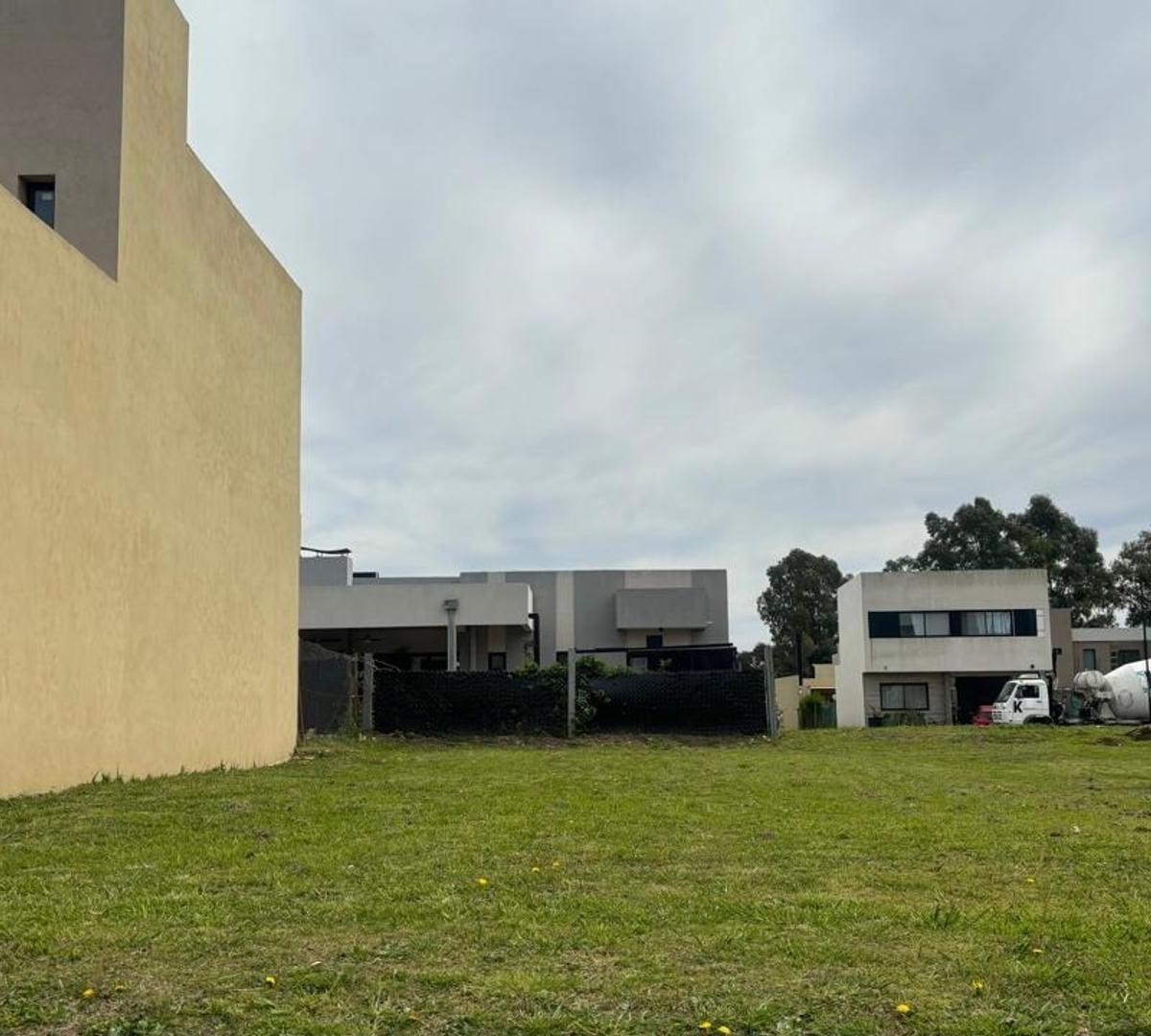 Venta Terreno Barrio Cerrado V. Federico I Sourigues 5