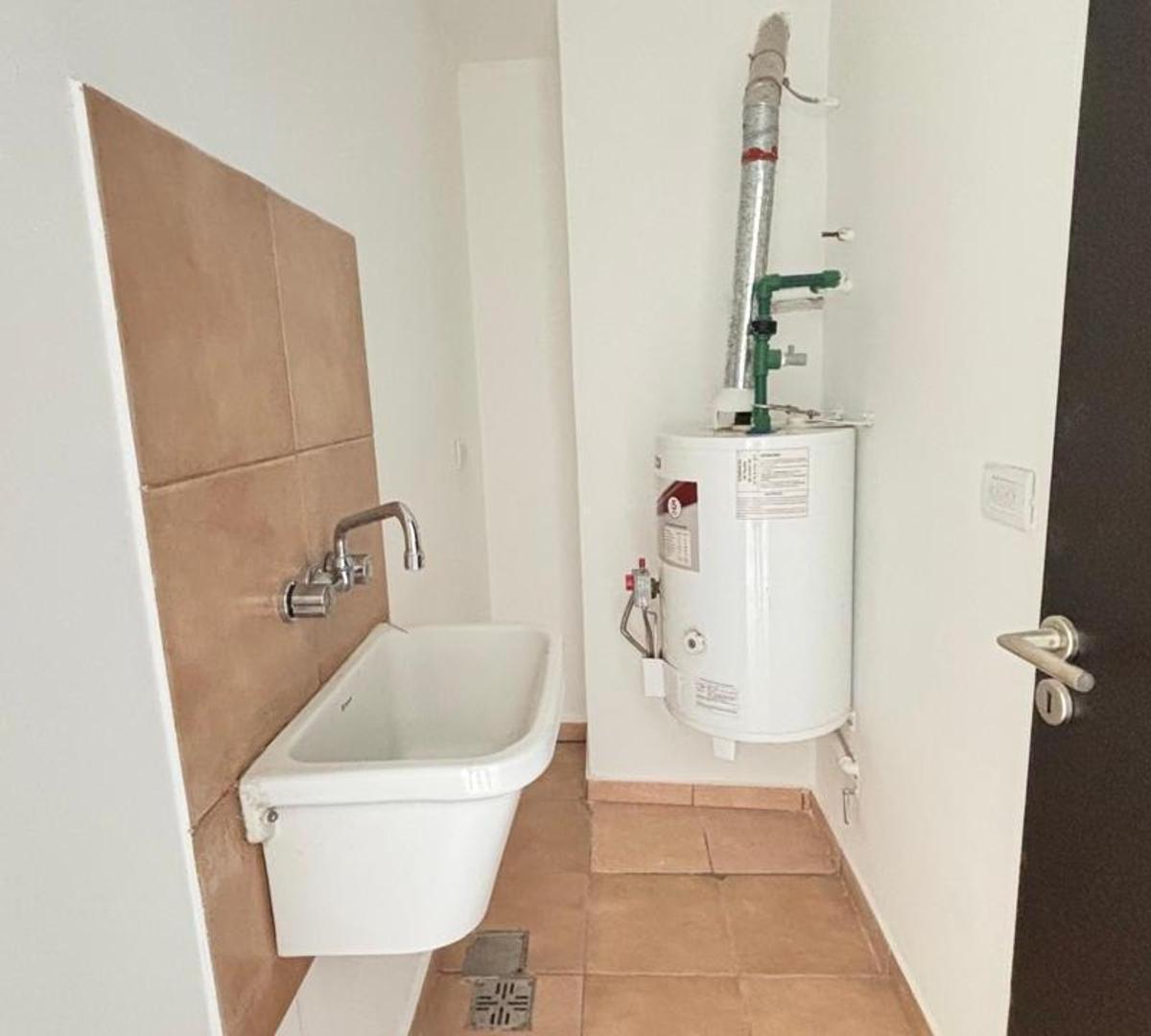 Venta Departamento 2 Amb Berazategui - con Renta 4