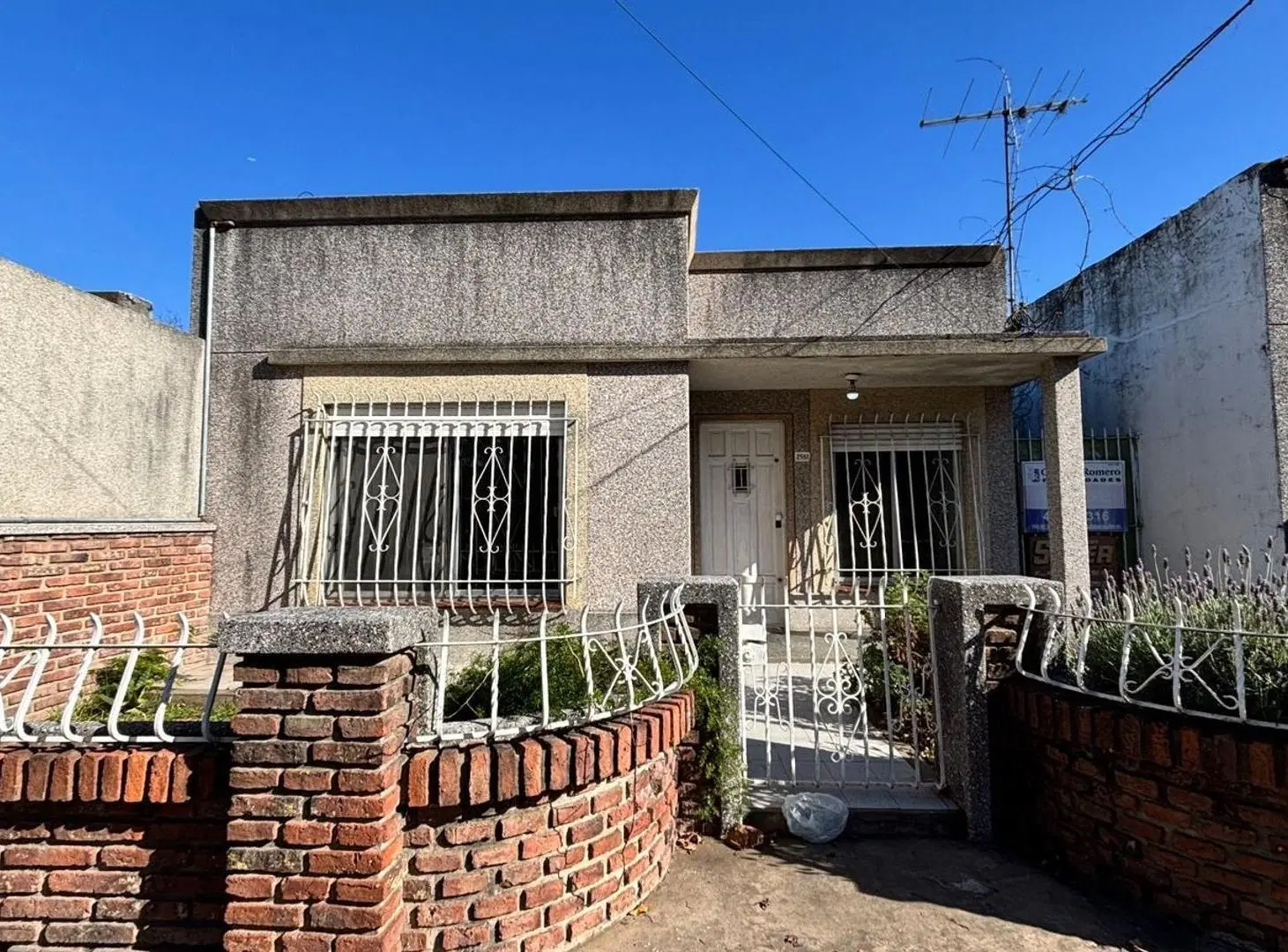 VENTA CASA 3 AMBIENTES VILLA ESPAÑA amplio parque 5