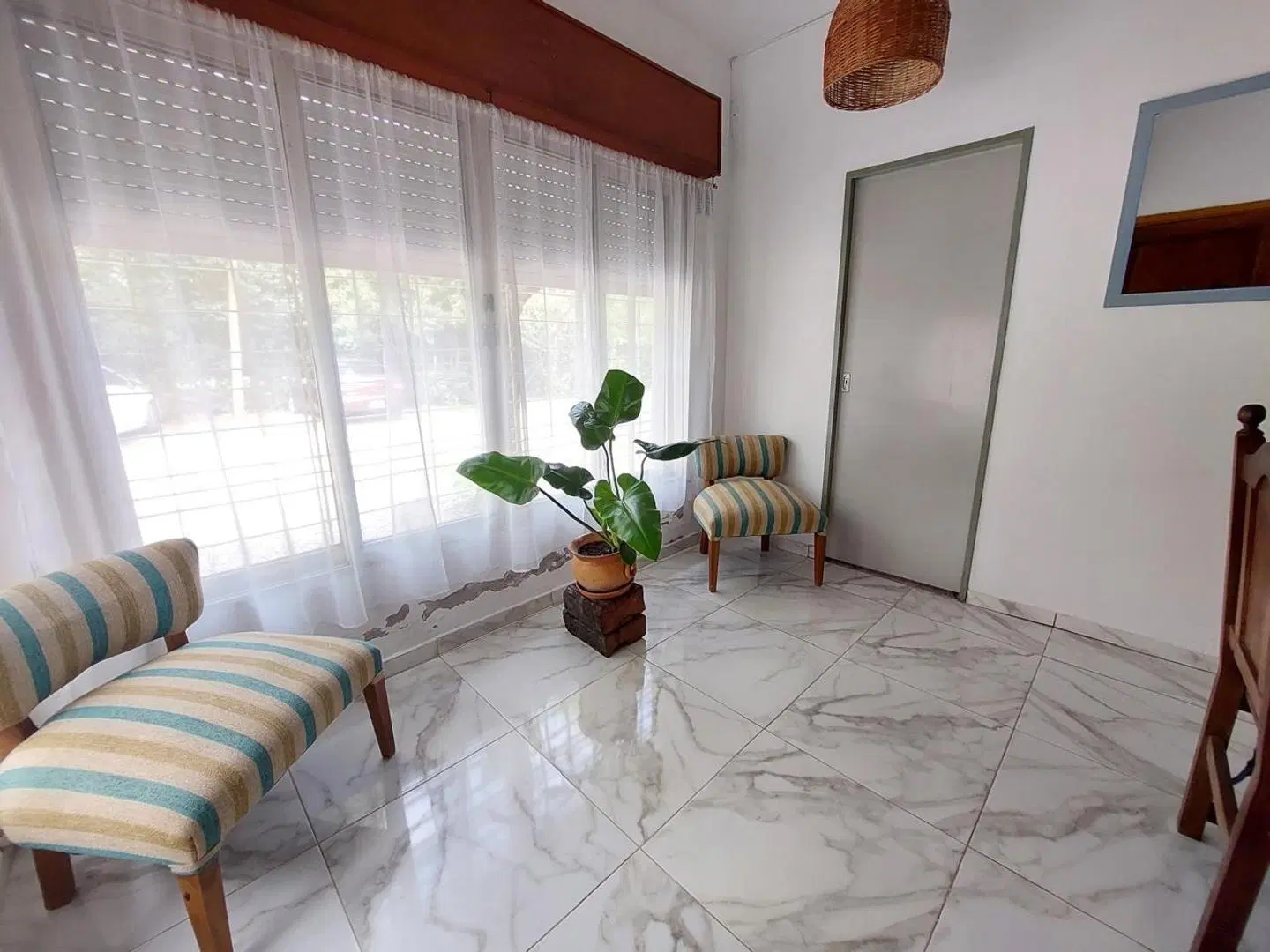 VENTA CASA 4 AMBIENTES RANELAGH a 50 mts de la estación 3